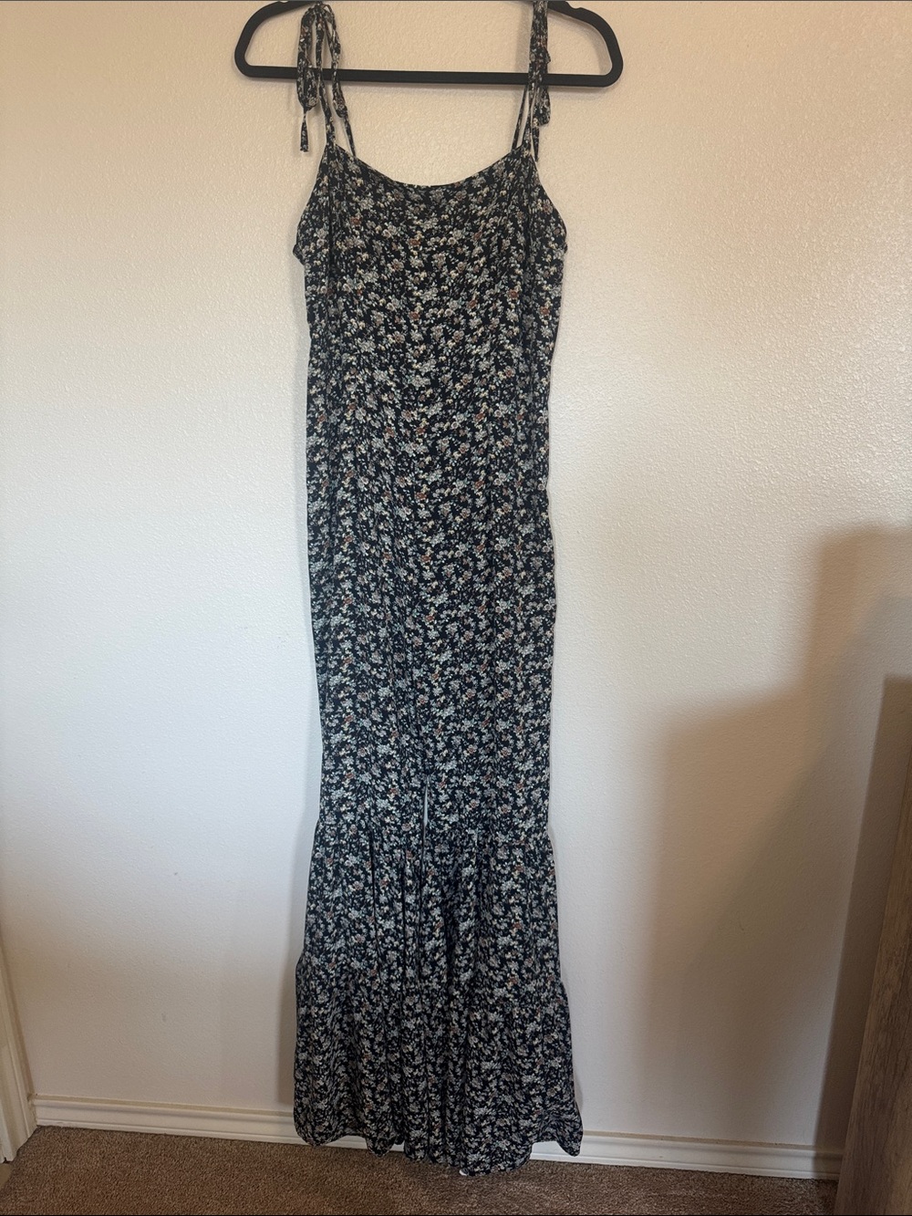 Floral Tie-Strap jumpsuit - Black Floral